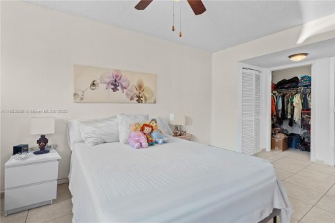 Condominio en venta en Miami, Florida, 2 dormitorios, 89.19 m2 № 1977500 - foto 16