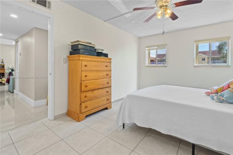 Condominio en venta en Miami, Florida, 2 dormitorios, 89.19 m2 № 1977500 - foto 15