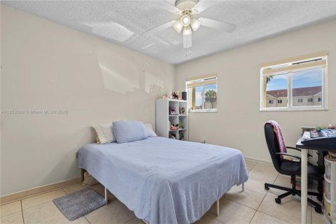 Condominio en venta en Miami, Florida, 2 dormitorios, 89.19 m2 № 1977500 - foto 10