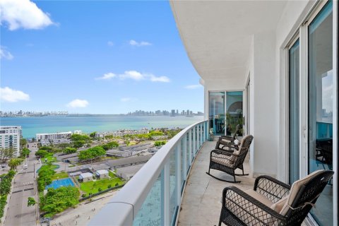 Copropriété à vendre à North Bay Village, Floride: 2 chambres, 118.36 m2 № 2061279 - photo 17