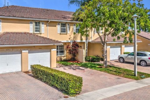 Купить таунхаус в Санрайз, Флорида 4 спальни, 145.67м2, № 1988447 - фото 2