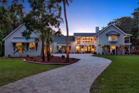 House in Merrit Island, Florida 5 bedrooms, 521.27 sq.m. № 1778793 - photo 1