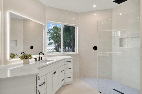 House in Merrit Island, Florida 5 bedrooms, 521.27 sq.m. № 1778793 - photo 21