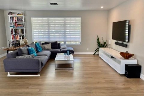 Casa en venta en Palmetto Bay, Florida, 4 dormitorios, 195.09 m2 № 1647045 - foto 4