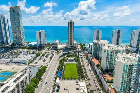 Снять в аренду кондоминиум в Санни-Айлс-Бич, Флорида 3 спальни, 135.73м2, № 1961360 - фото 28