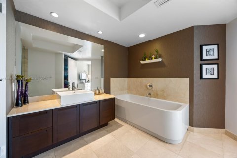 Снять в аренду кондоминиум в Санни-Айлс-Бич, Флорида 3 спальни, 135.73м2, № 1961360 - фото 10