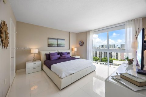 Снять в аренду кондоминиум в Санни-Айлс-Бич, Флорида 3 спальни, 135.73м2, № 1961360 - фото 8