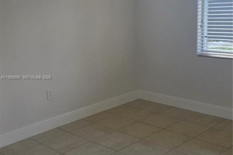 House in Lauderhill, Florida 2 bedrooms, 83.61 sq.m. № 2060718 - photo 8