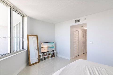 Condominio en venta en Miami, Florida, 2 dormitorios, 102.66 m2 № 1934300 - foto 18