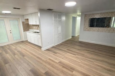 Villa ou maison à vendre à Zephyrhills, Floride: 3 chambres, 74.14 m2 № 2350126 - photo 5