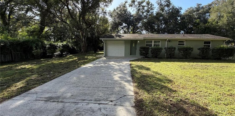 Villa ou maison à Zephyrhills, Floride 3 chambres, 74.14 m2 № 2350126