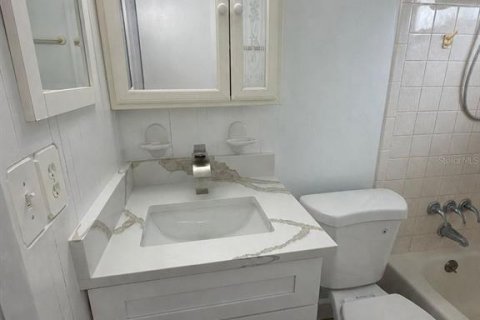 Villa ou maison à vendre à Zephyrhills, Floride: 3 chambres, 74.14 m2 № 2350126 - photo 10