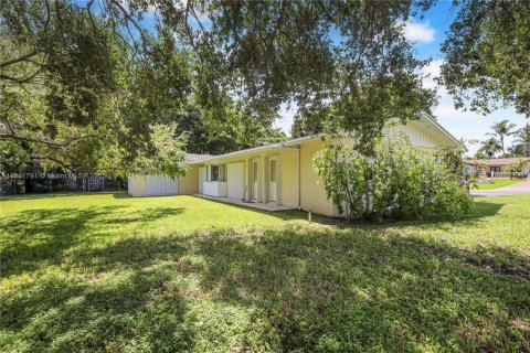 House in Cutler Bay, Florida 4 bedrooms, 188.5 sq.m. № 1944027 - photo 24