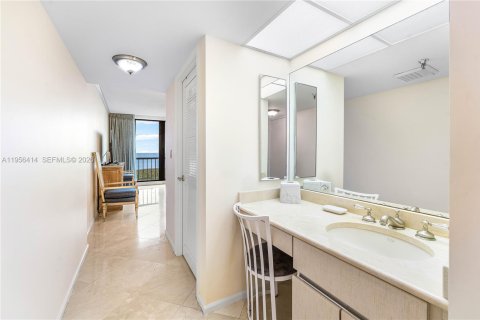 Купить кондоминиум в Джуно-Бич, Флорида 3 спальни, 181.53м2, № 2011403 - фото 17