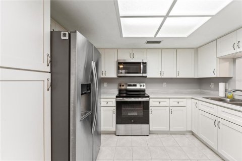 Condo in Clearwater, Florida, 2 bedrooms № 2369632 - photo 16