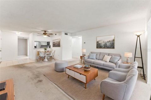Condo in Clearwater, Florida, 2 bedrooms № 2369632 - photo 6