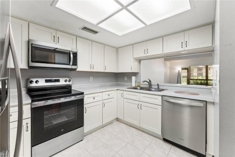 Condo in Clearwater, Florida, 2 bedrooms № 2369632 - photo 17