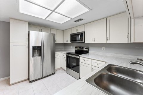 Condo in Clearwater, Florida, 2 bedrooms № 2369632 - photo 19