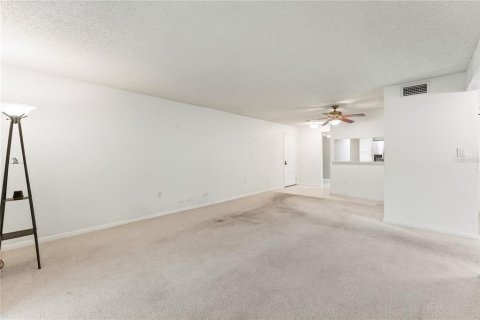 Condo in Clearwater, Florida, 2 bedrooms № 2369632 - photo 7
