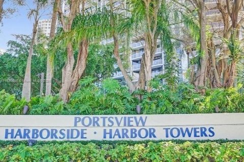 Condo in Aventura, Florida, 2 bedrooms  № 1836631 - photo 21