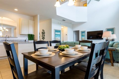Casa en venta en Davenport, Florida, 6 dormitorios, 262.73 m2 № 1803071 - foto 11