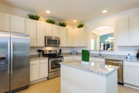 Casa en venta en Davenport, Florida, 6 dormitorios, 262.73 m2 № 1803071 - foto 9