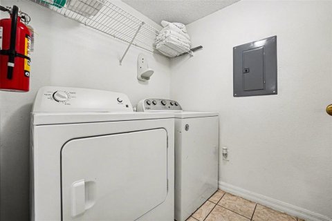 Купить таунхаус в Киссимми, Флорида 11 комнат, 119.94м2, № 2219254 - фото 24