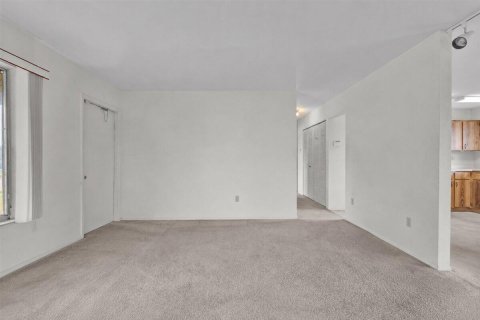 Villa ou maison à vendre à Port St. Lucie, Floride: 3 chambres, 109.25 m2 № 2179716 - photo 10