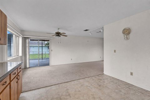 Villa ou maison à vendre à Port St. Lucie, Floride: 3 chambres, 109.25 m2 № 2179716 - photo 18
