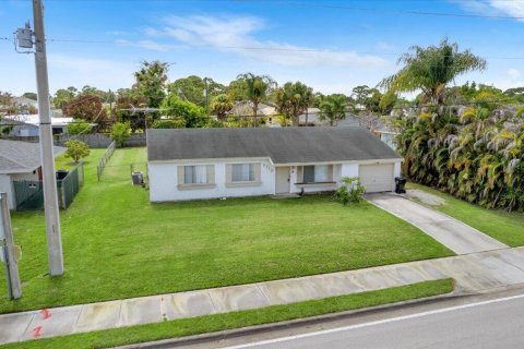 Villa ou maison à vendre à Port St. Lucie, Floride: 3 chambres, 109.25 m2 № 2179716 - photo 5