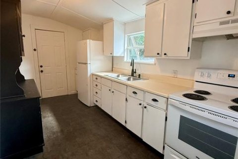 House in DeLand, Florida 2 bedrooms, 74.69 sq.m. № 2379704 - photo 14