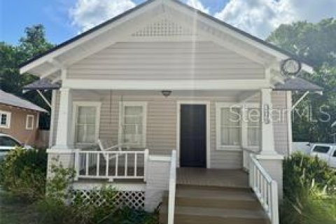House in DeLand, Florida 2 bedrooms, 74.69 sq.m. № 2379704 - photo 2