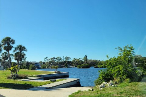Land in New Port Richey, Florida № 1580508 - photo 3