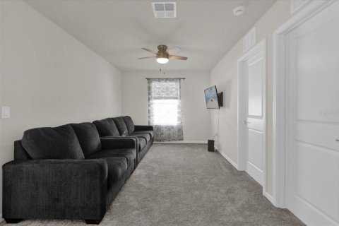 House in Davenport, Florida 4 bedrooms, 242.94 sq.m. № 1915673 - photo 27