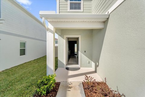House in Davenport, Florida 4 bedrooms, 242.94 sq.m. № 1915673 - photo 2