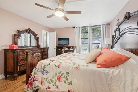 Condo in Margate, Florida, 2 bedrooms  № 1921178 - photo 22