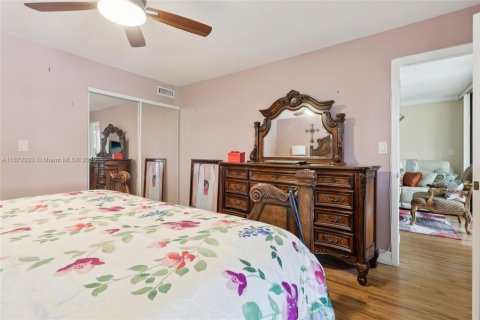 Condo in Margate, Florida, 2 bedrooms  № 1921178 - photo 21