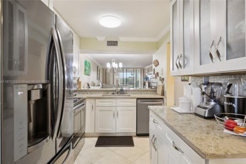 Condo in Margate, Florida, 2 bedrooms  № 1921178 - photo 17