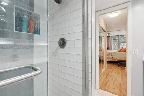 Condo in Margate, Florida, 2 bedrooms  № 1921178 - photo 26