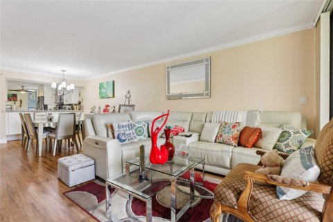 Condo in Margate, Florida, 2 bedrooms  № 1921178 - photo 7