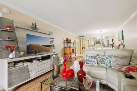Condo in Margate, Florida, 2 bedrooms  № 1921178 - photo 8