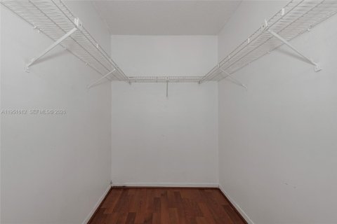 Снять в аренду кондоминиум в Пемброк-Пайнс, Флорида 2 спальни, 86.58м2, № 2006050 - фото 22