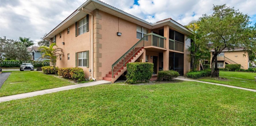 Кондоминиум с 2 спальнями в Пемброк-Пайнс, Флорида № 2006050