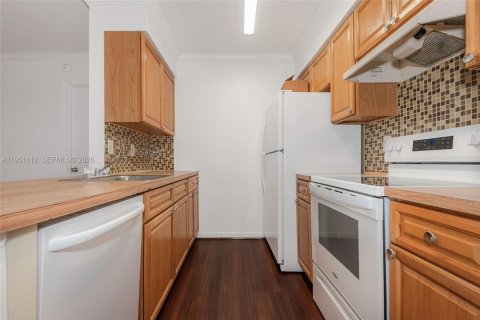 Снять в аренду кондоминиум в Пемброк-Пайнс, Флорида 2 спальни, 86.58м2, № 2006050 - фото 15