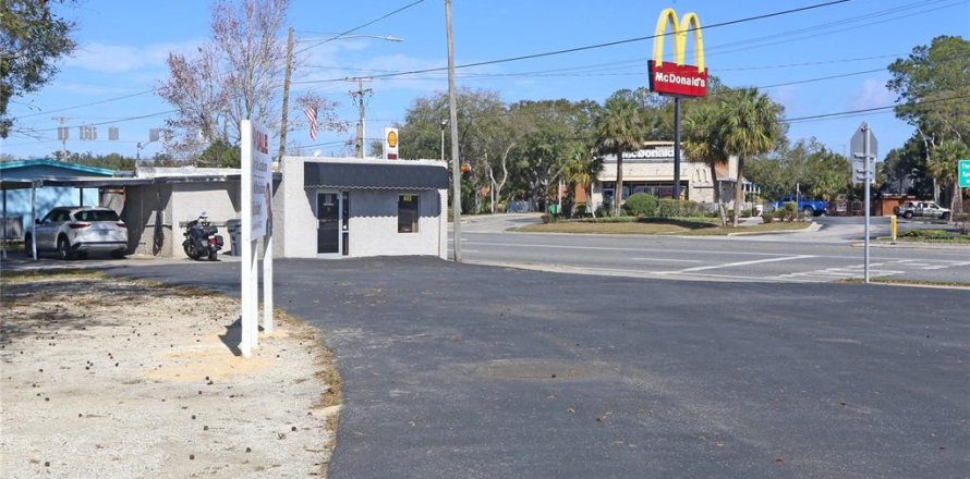 Propiedad comercial en Crystal River, Florida № 2339129