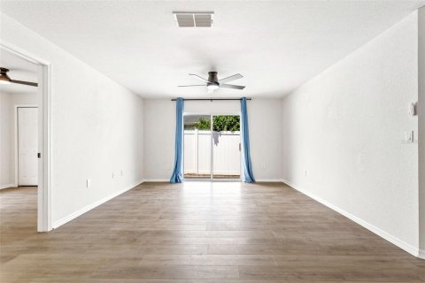 Casa en alquiler en Tampa, Florida, 3 dormitorios, 121.33 m2 № 1918511 - foto 12