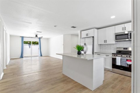 Casa en alquiler en Tampa, Florida, 3 dormitorios, 121.33 m2 № 1918511 - foto 11