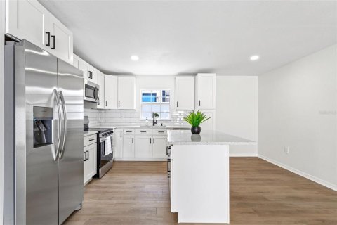 Casa en alquiler en Tampa, Florida, 3 dormitorios, 121.33 m2 № 1918511 - foto 7