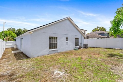 Casa en alquiler en Tampa, Florida, 3 dormitorios, 121.33 m2 № 1918511 - foto 26