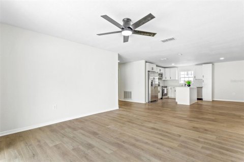 Casa en alquiler en Tampa, Florida, 3 dormitorios, 121.33 m2 № 1918511 - foto 14